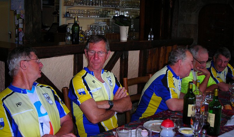 2010-05-27 13 Locmariaquer Le Resto.JPG